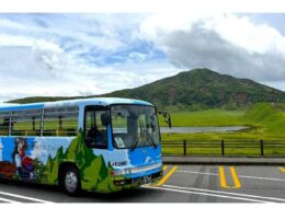 オープンエアの専用バスで阿蘇山頂～南阿蘇エリアを巡る「ASO Caldera LINE」、運行開始！